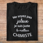 ftm23-métiers-ne-soyez-pas-jaloux-je-suis-juste-le-meilleur-chimiste-t shirt-plié-homme-couleur-noir