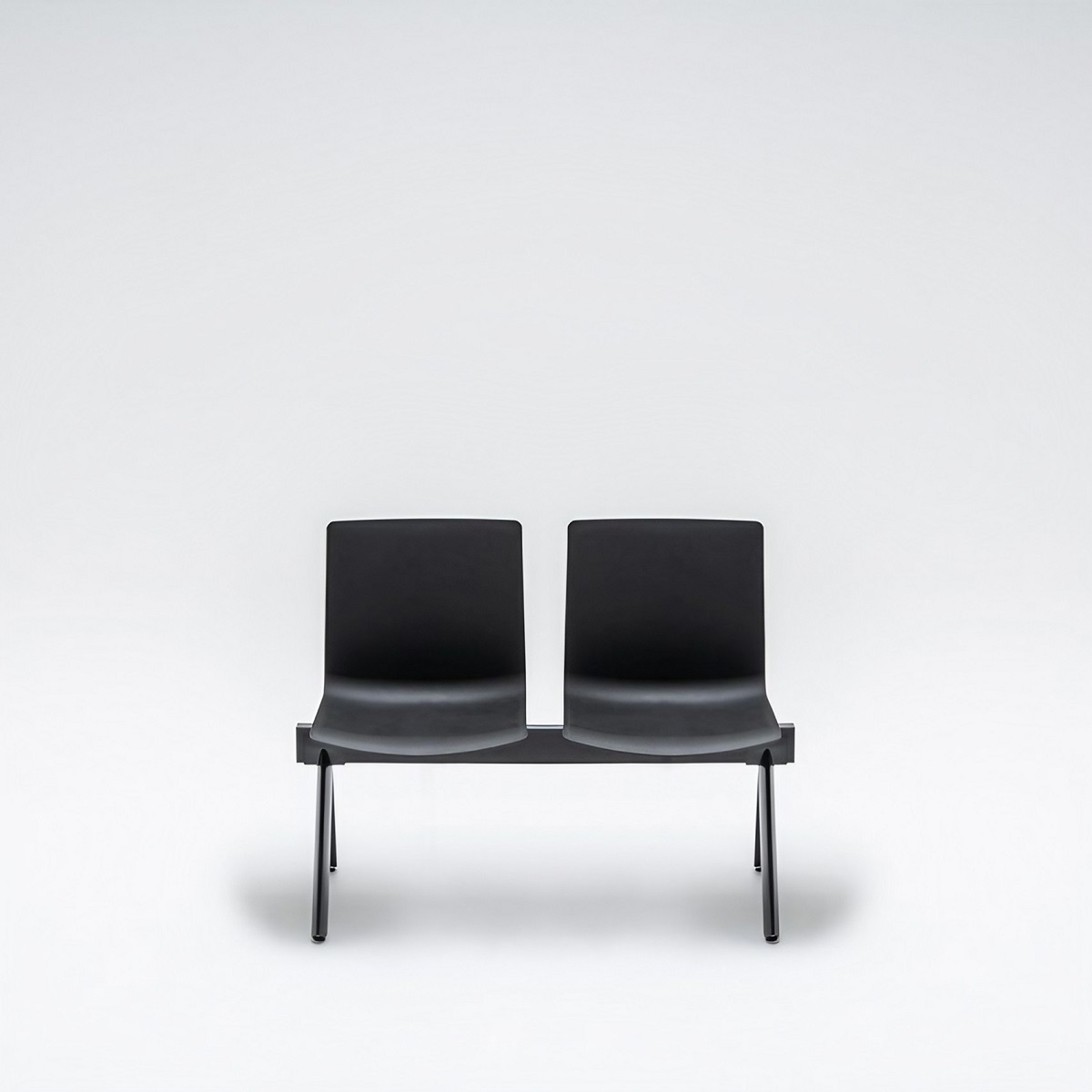 Chaises_sur_poutre_pas_chères_minimaliste