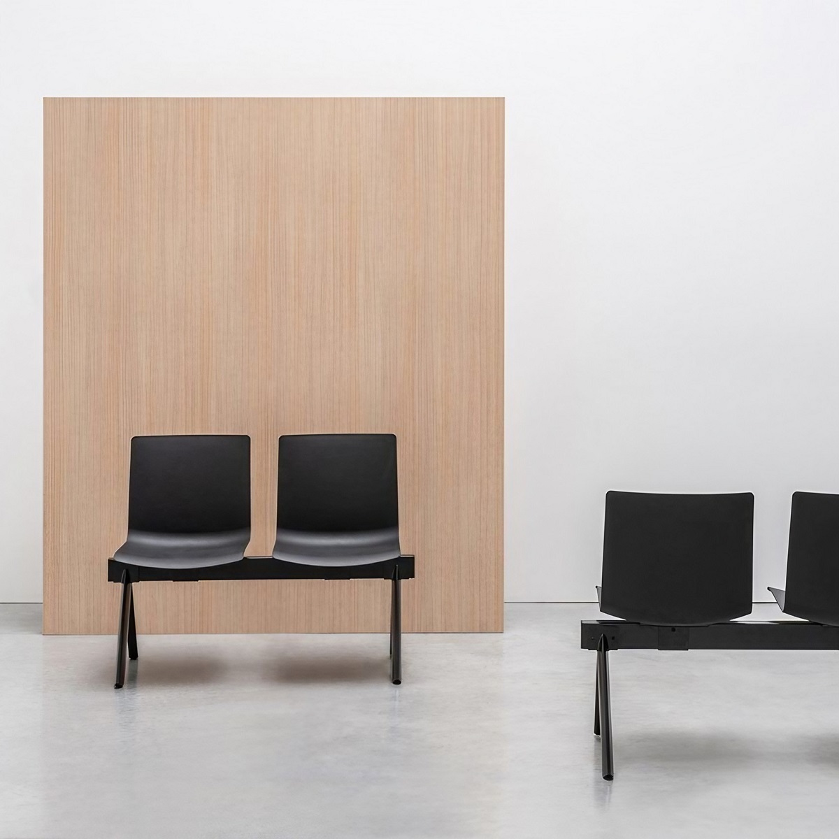 Chaises_sur_poutre_pas_chères_design