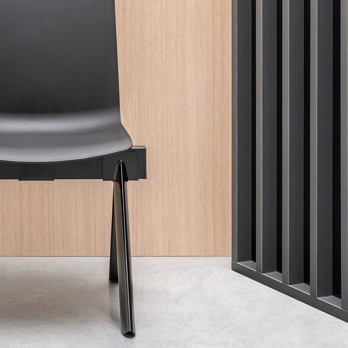 Chaises_sur_poutre_pas_chères_plastique