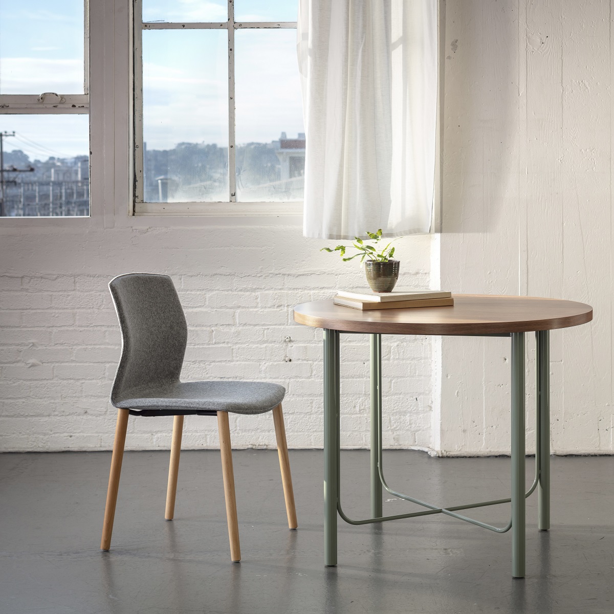 Chaise_pieds_bois_design