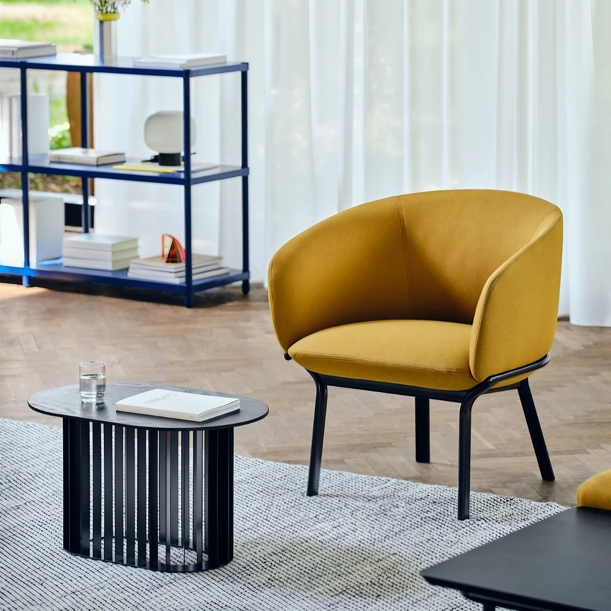 Fauteuil_salle_attente_vintage_piètement_métallique