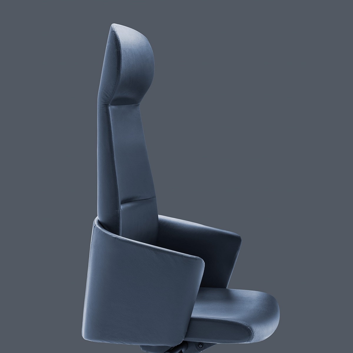 Fauteuil_manager_cuir_bleu