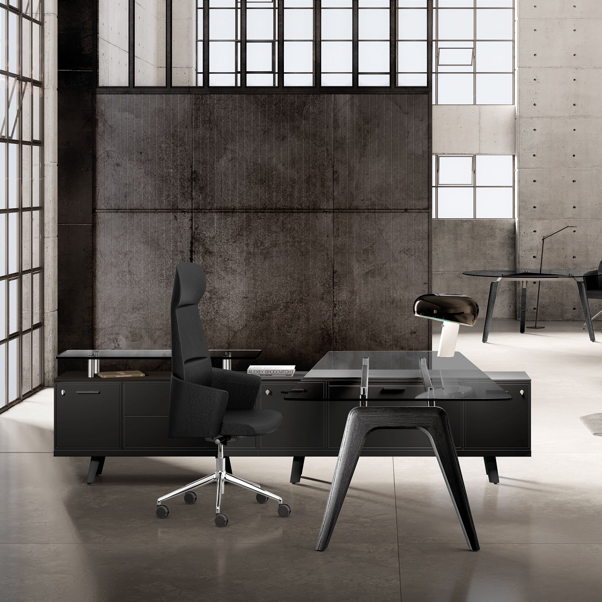 Bureau en verre avec retour et piètement bois