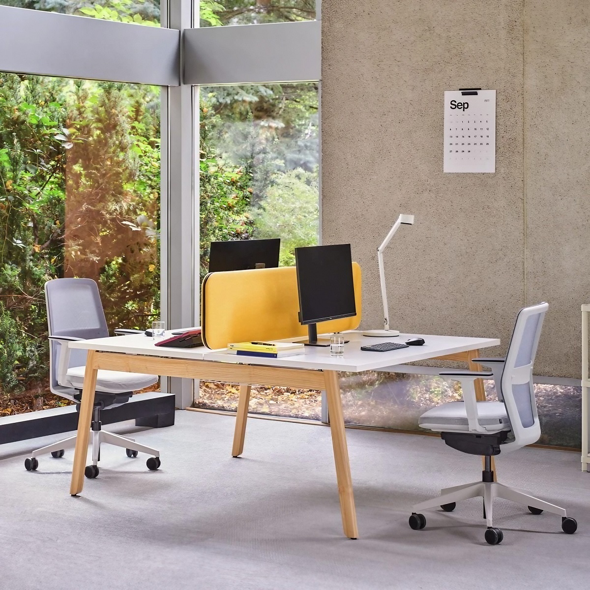 Bureau_bench_style_scandinave_séparateur