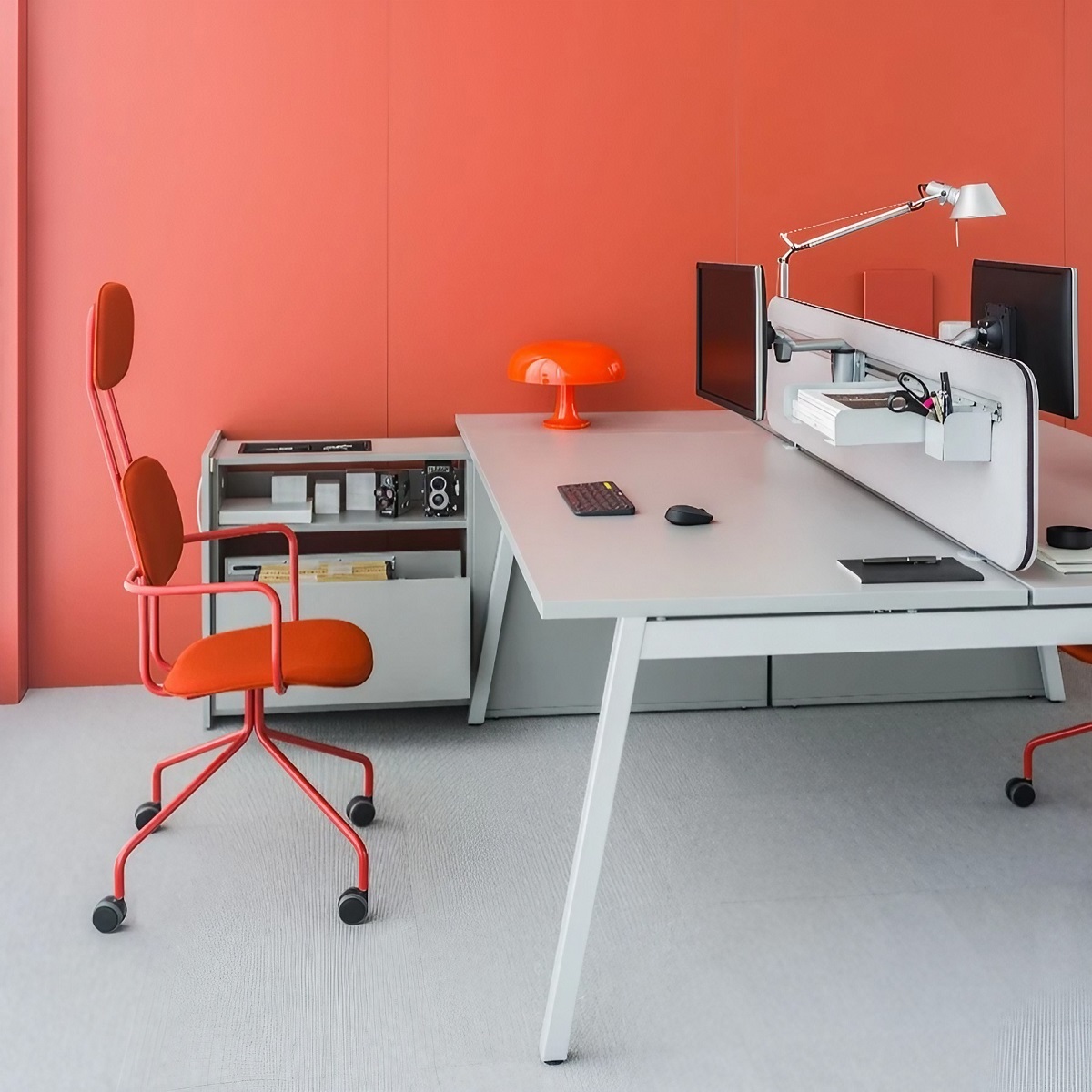 Bureau_2_personnes_face_a_face_coworking