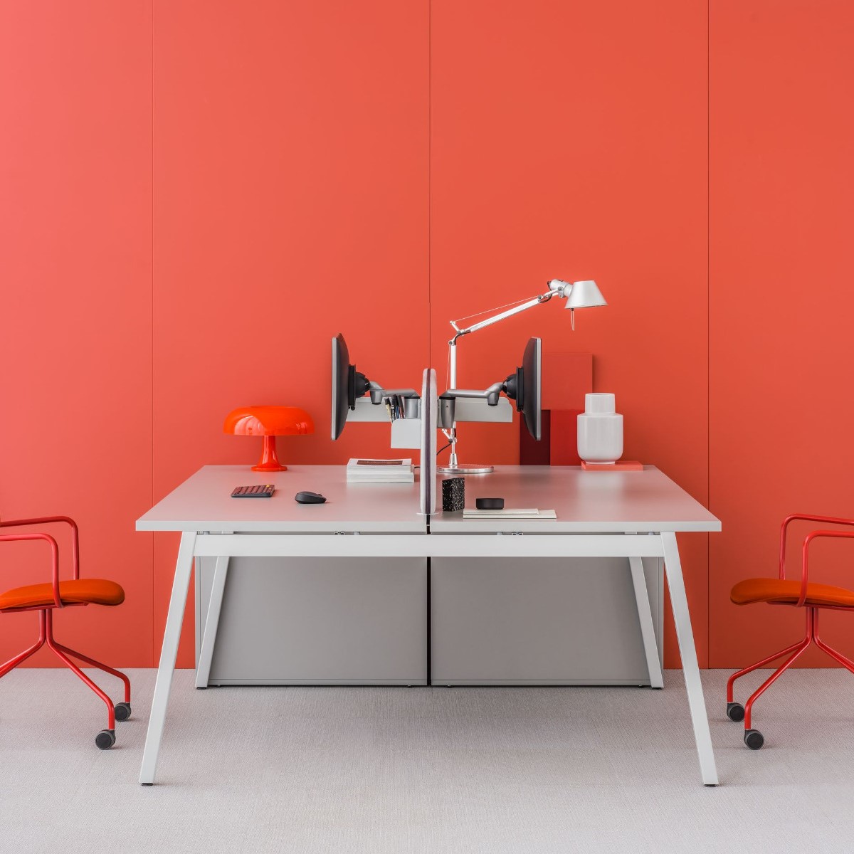 Bureau_2_personnes_face_a_face_open_space