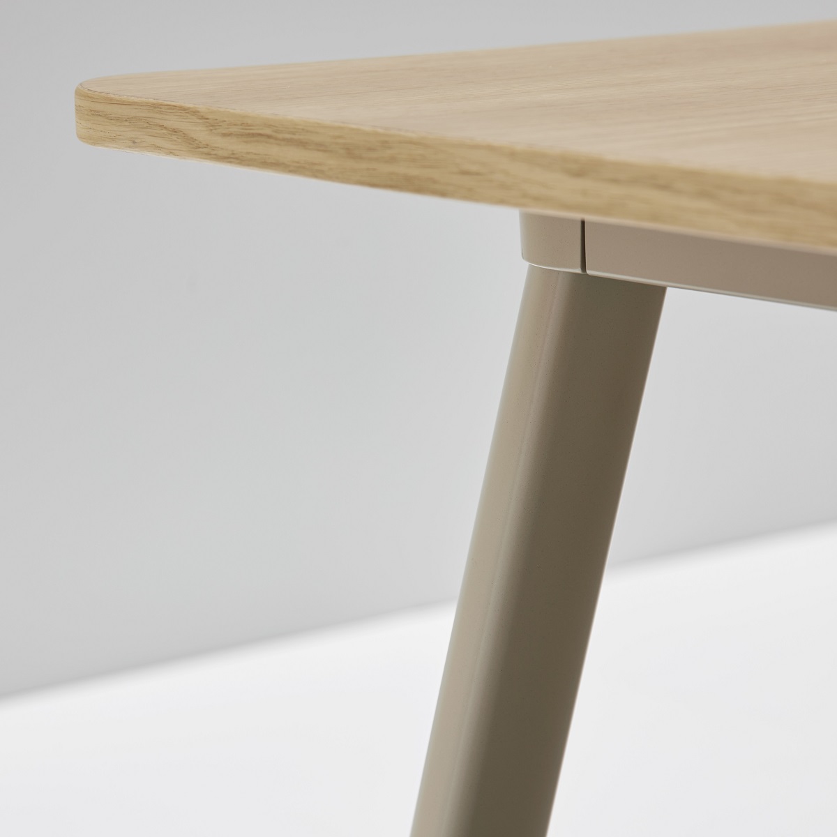 Bureau_open_space_4_places_piètement_aluminium