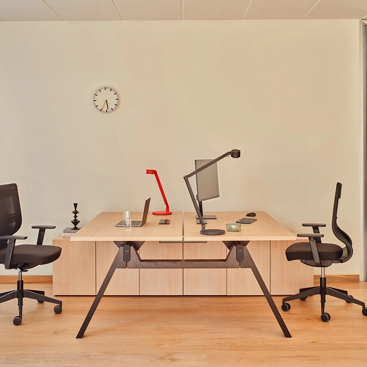 Bureau_bench_bois_retour_crédence
