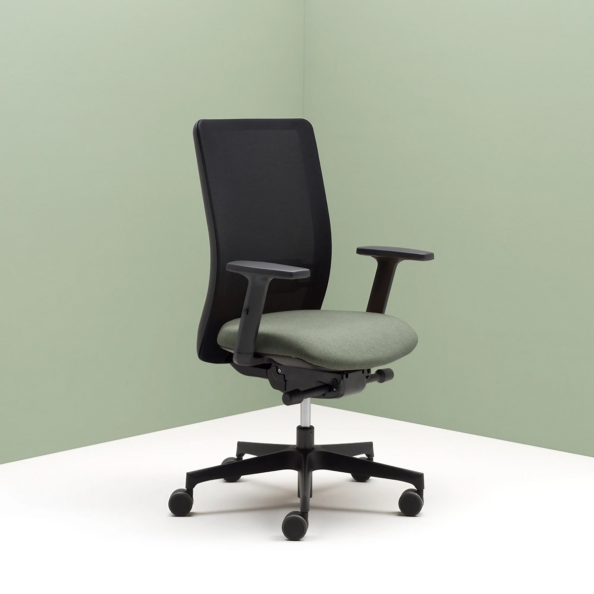 Chaise de travail moderne et colorée avec translation d’assise
