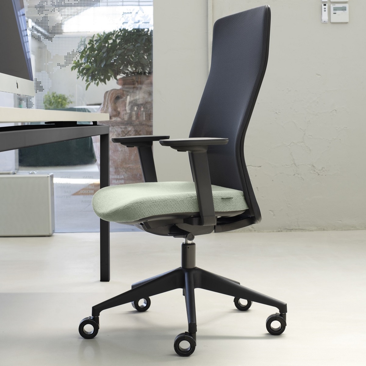 Fauteuil_bureau_professionnel_minimaliste_design