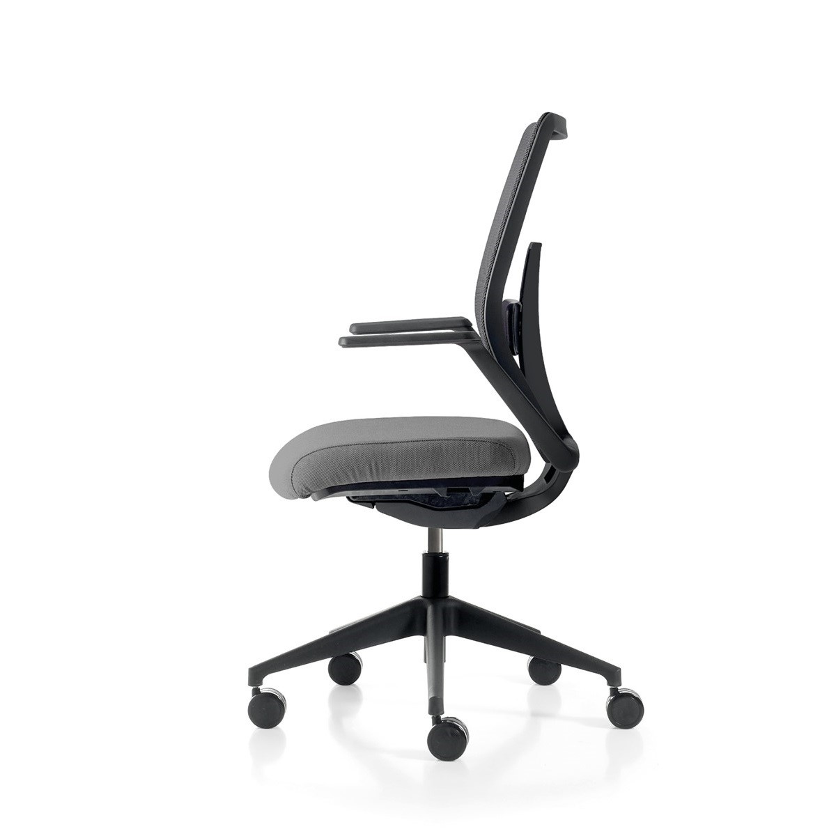 Chaise_opérative_résille_coque_noire
