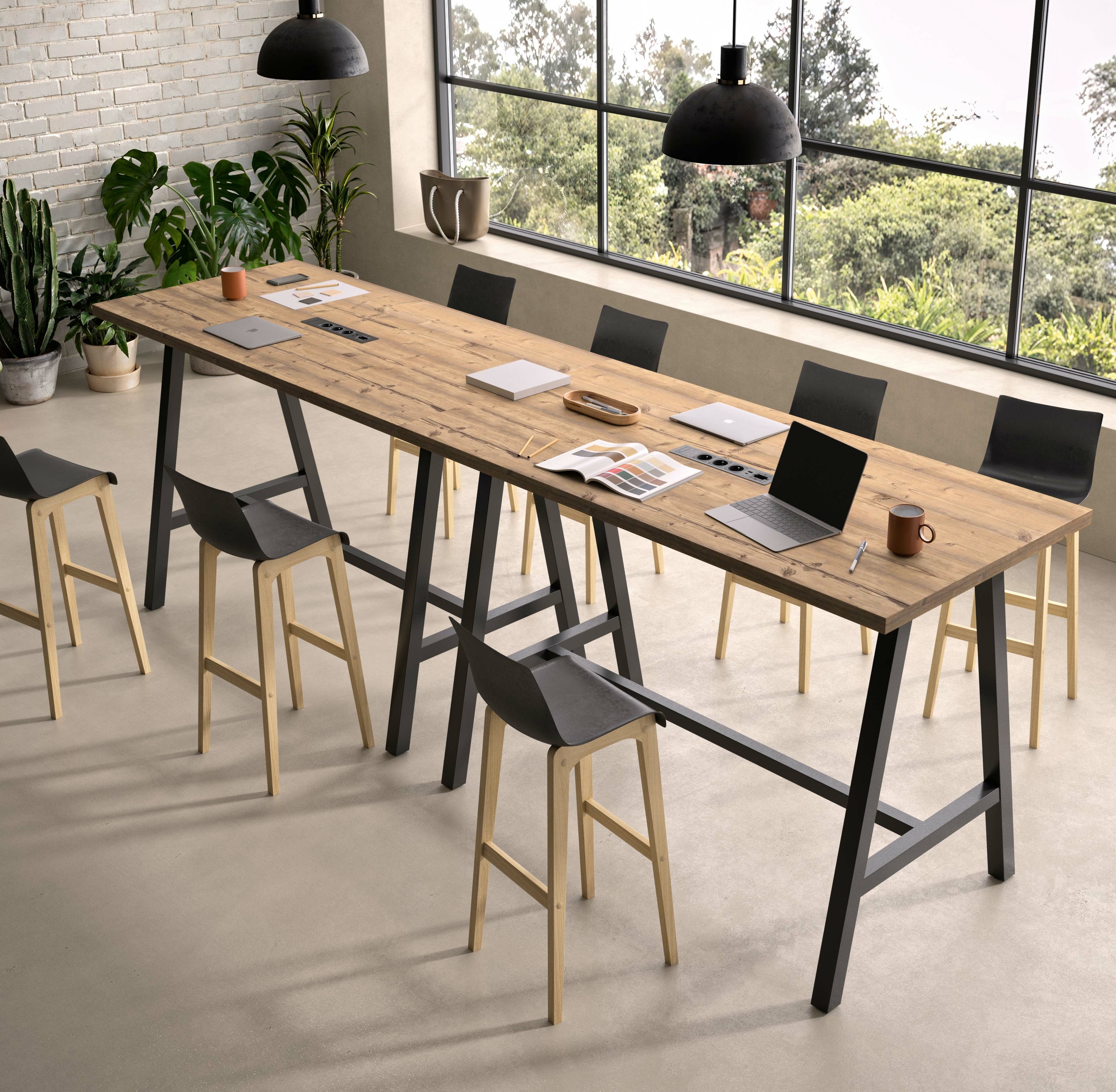 buronomic-Cohesion-Haute-Tables-hautes-avec-electrification-Noir-Timber
