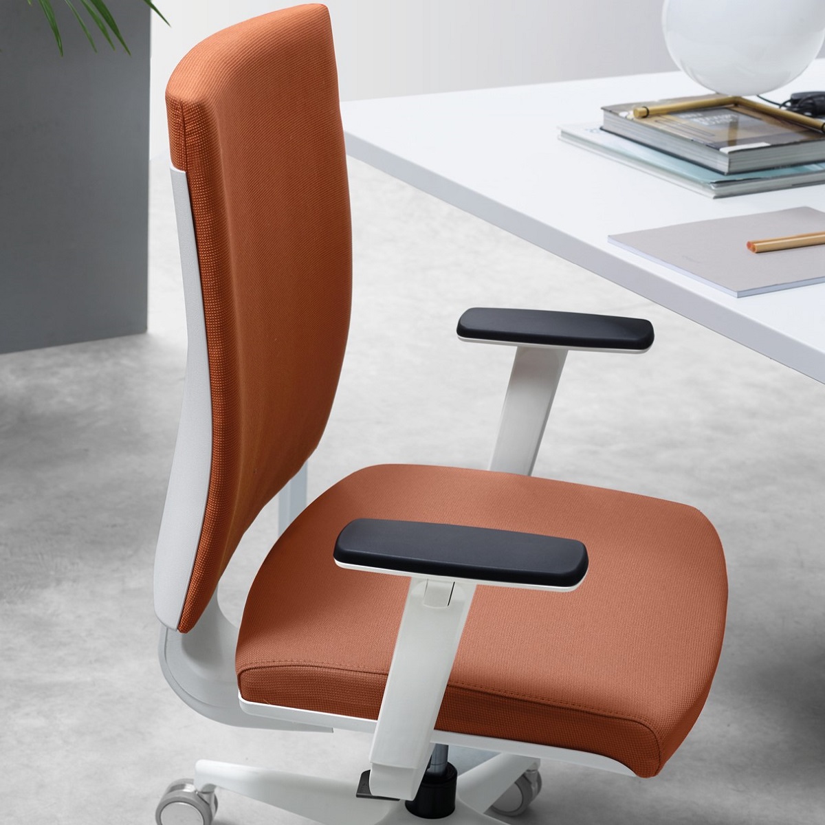 Fauteuil_bureau_professionnel_simple_ergonomique