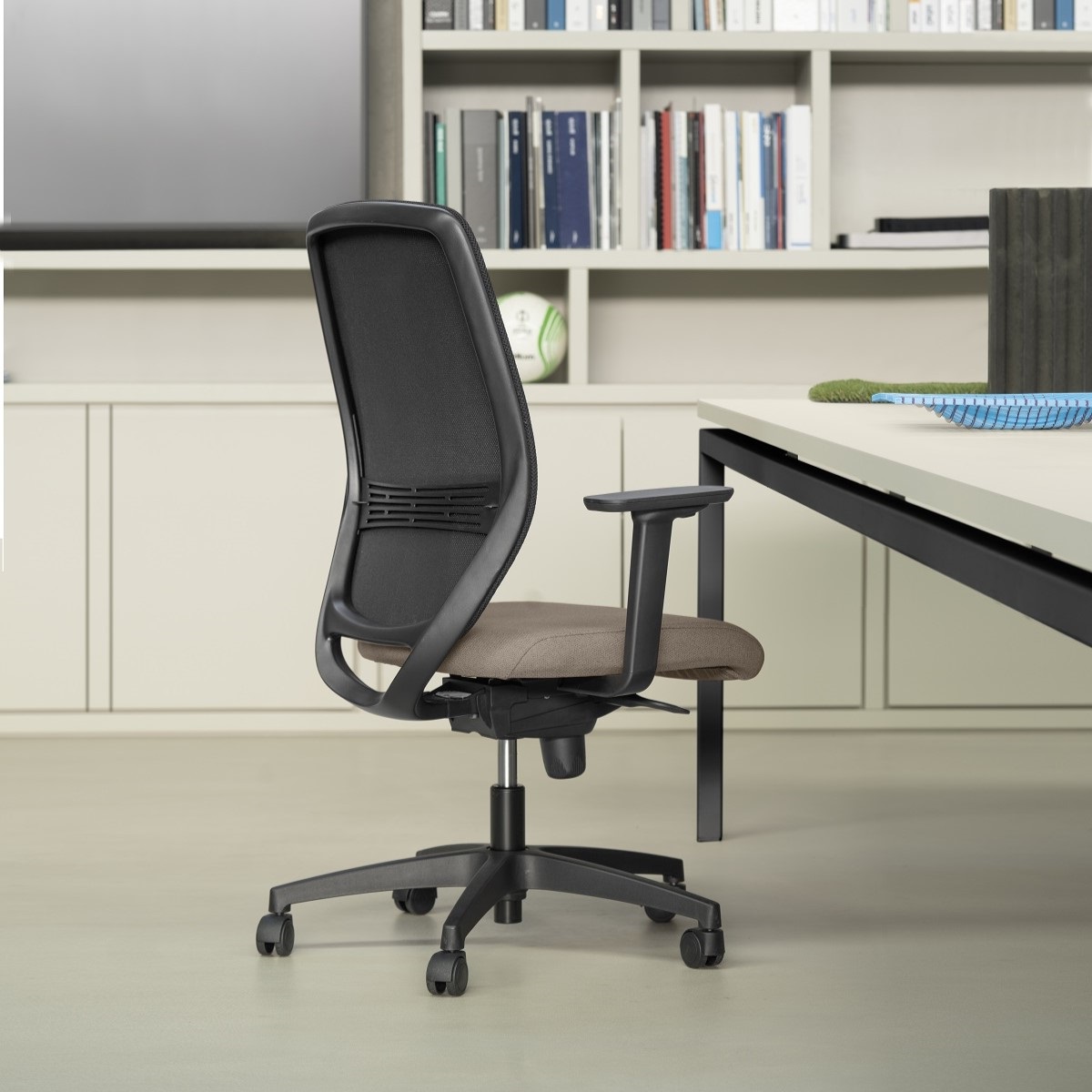 Fauteuil_ergonomique_simple_bureau