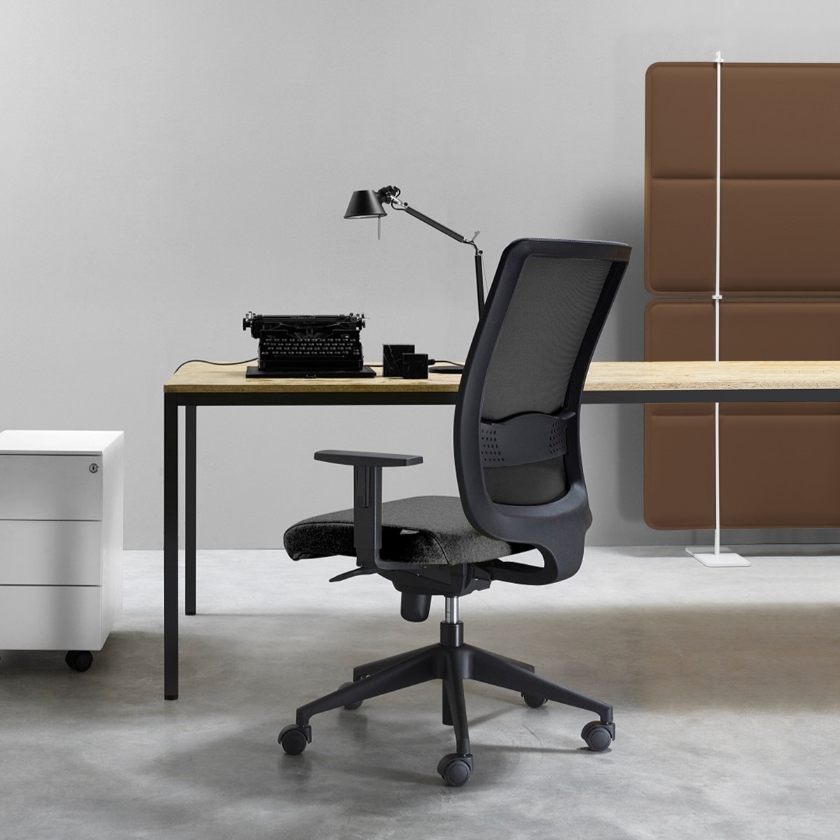 Fauteuil_bureau_noir_ergonomique