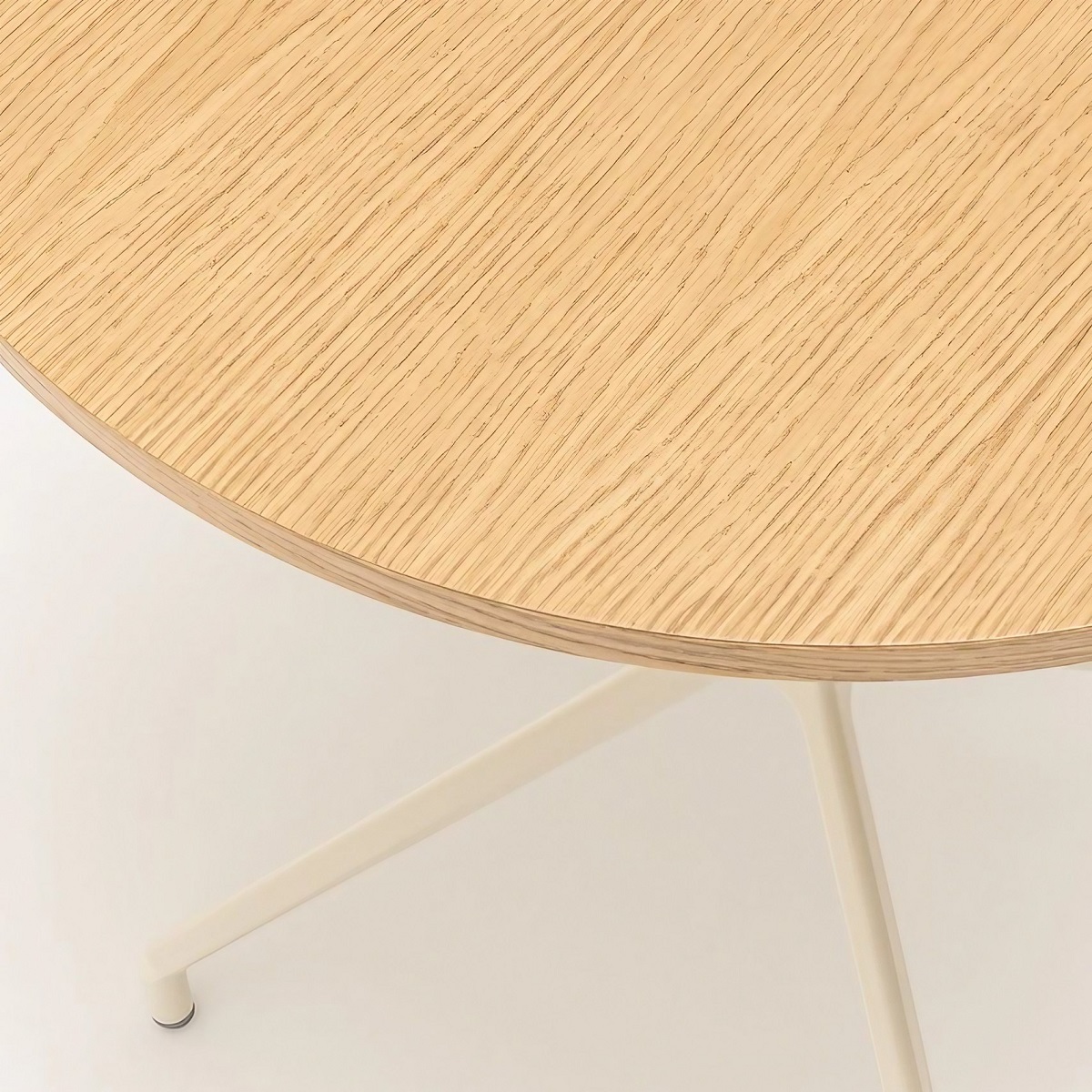 Table_haute_ronde_bois_fabrication_europe