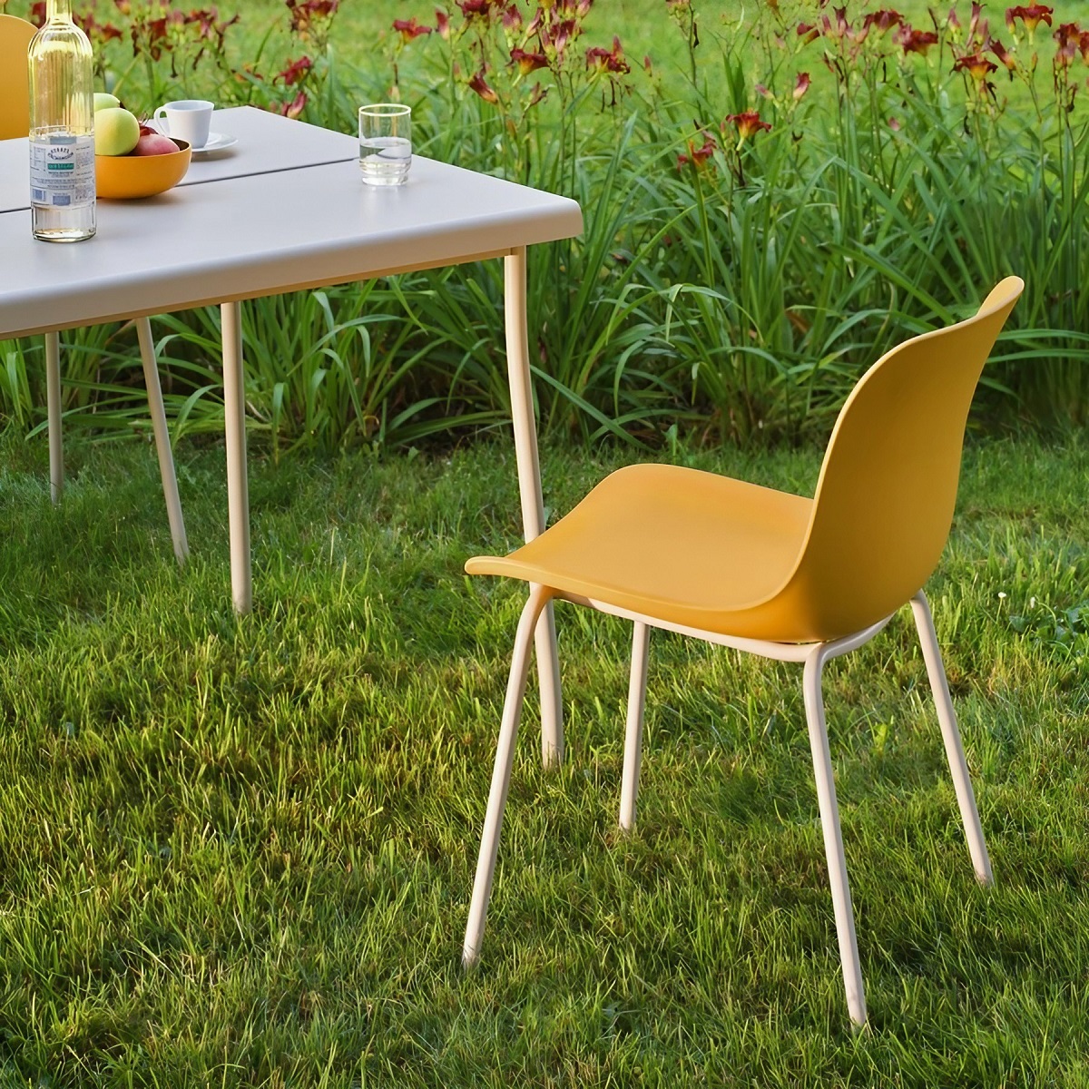 Chaise_réunion_design_minimaliste_coloré