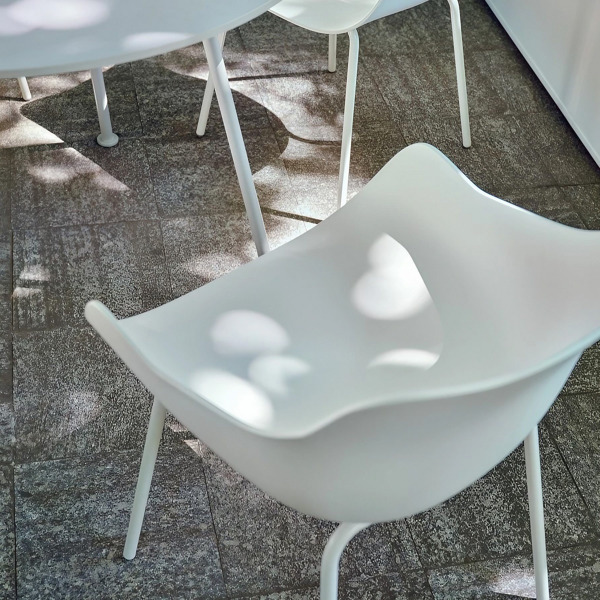 Chaise_réunion_coque_plastique_4_pieds