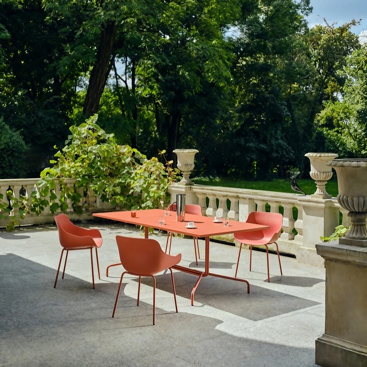 Chaise_réunion_coque_plastique_résistante