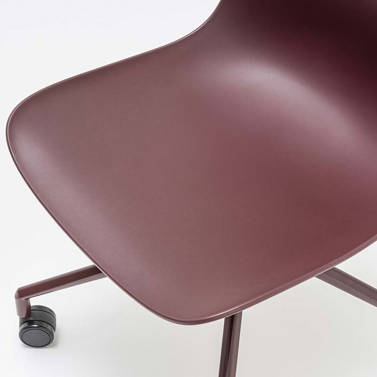 Chaise_réunion_pivotante_roulettes_colorée