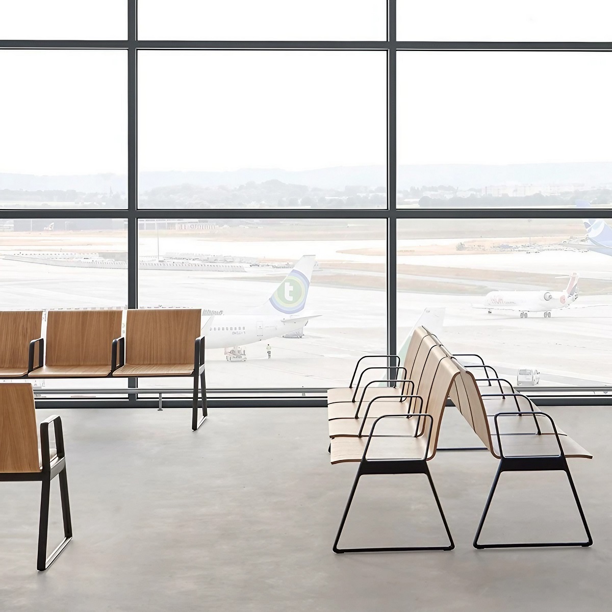 Chaise_salle_attente_poutre_aeroport