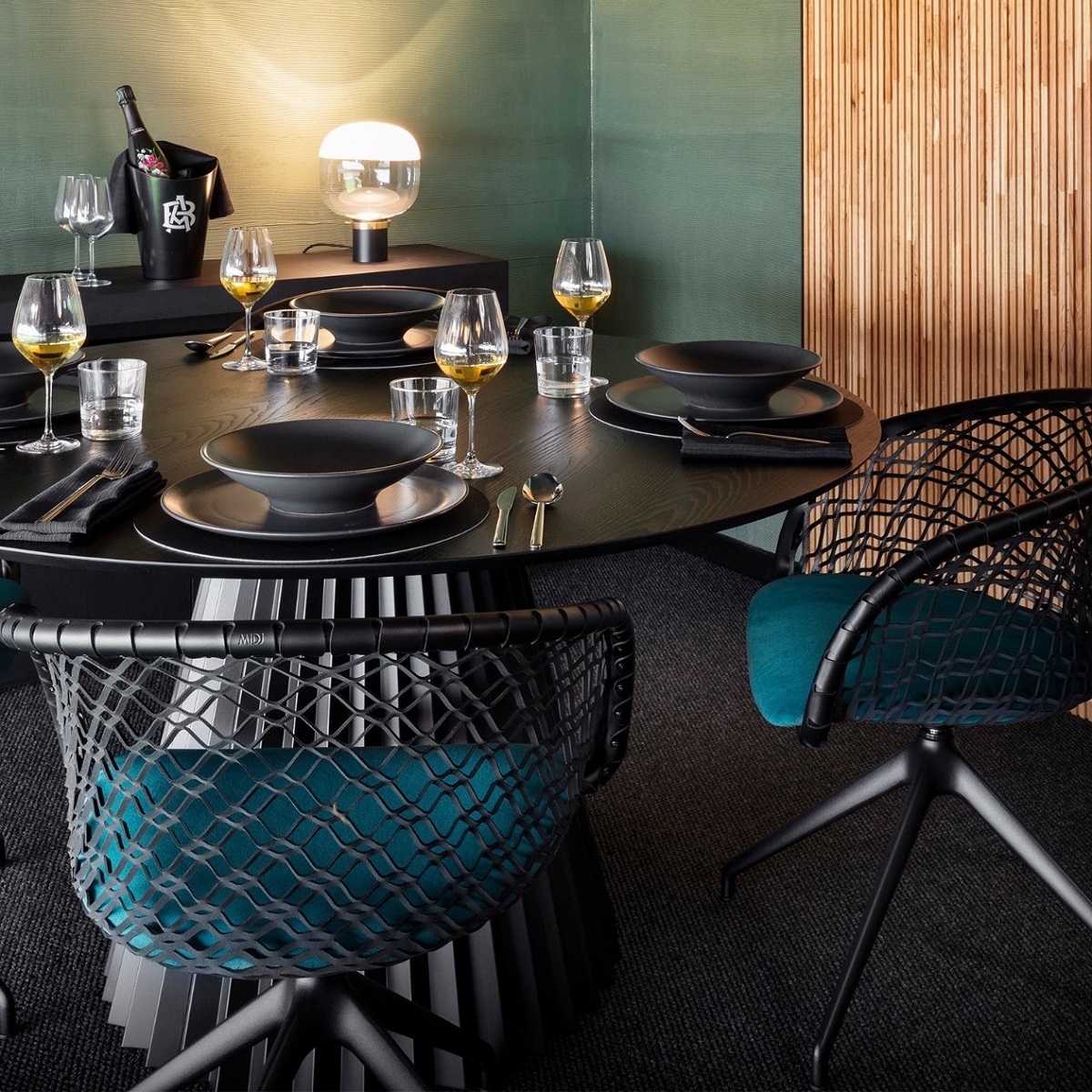 Table_ronde_bureau_plateau_frêne_noir