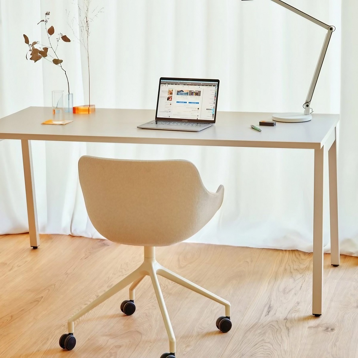 Bureau_individuel_piètement_tréteau_design
