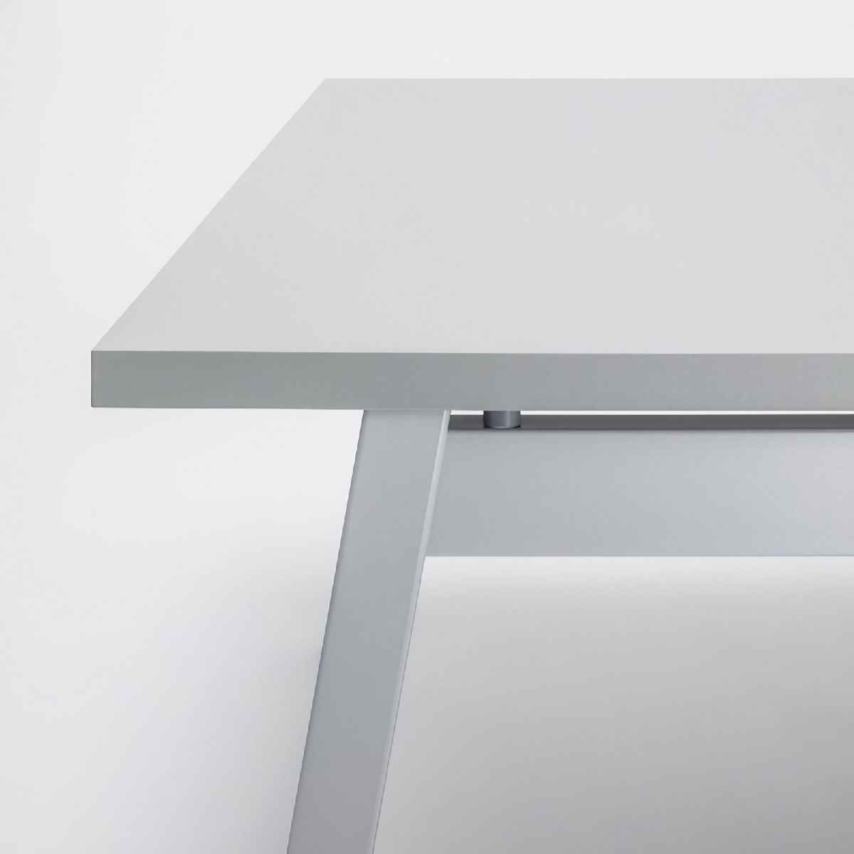 Bureau_individuel_piètement_tréteau_plateau_mélaminé