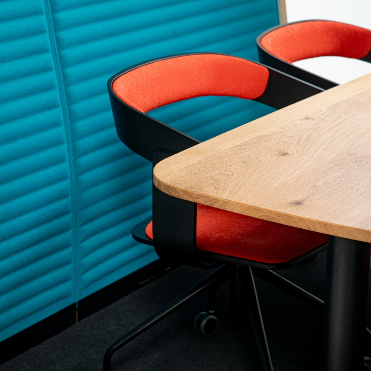 Grande_cabine_acoustique_réunion_table_standard