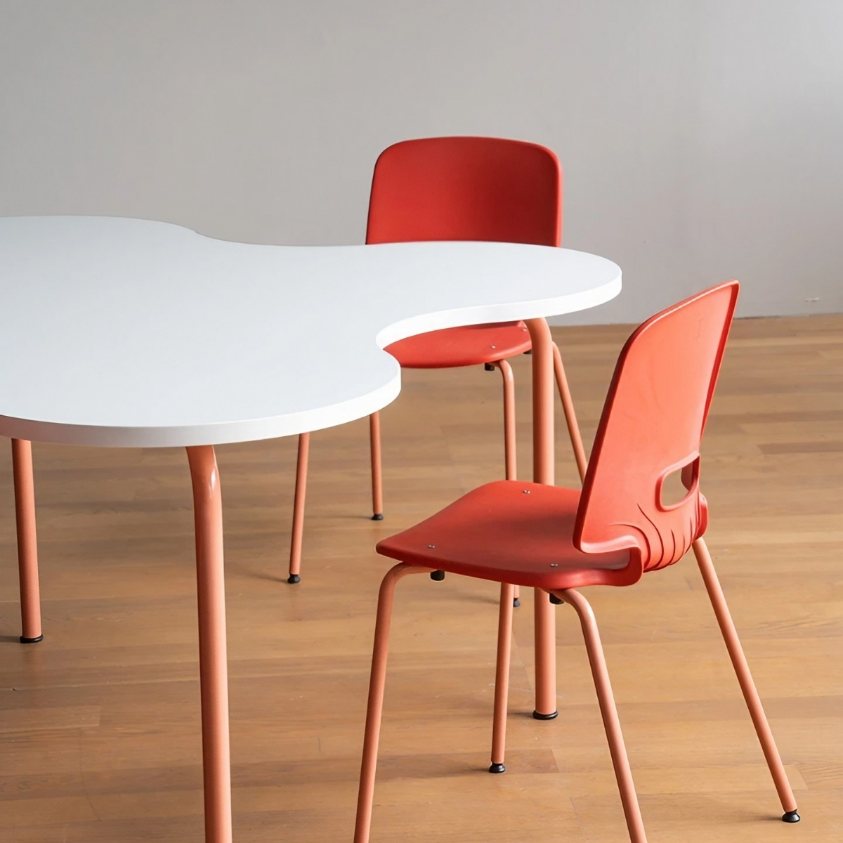 Table_réunion_design_finlandais_ludique