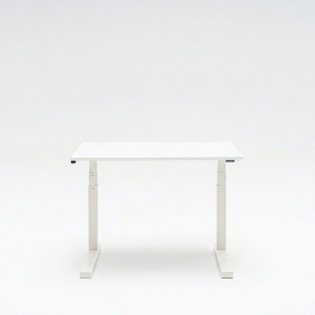Bureau_réglable_hauteur_compact_individuel