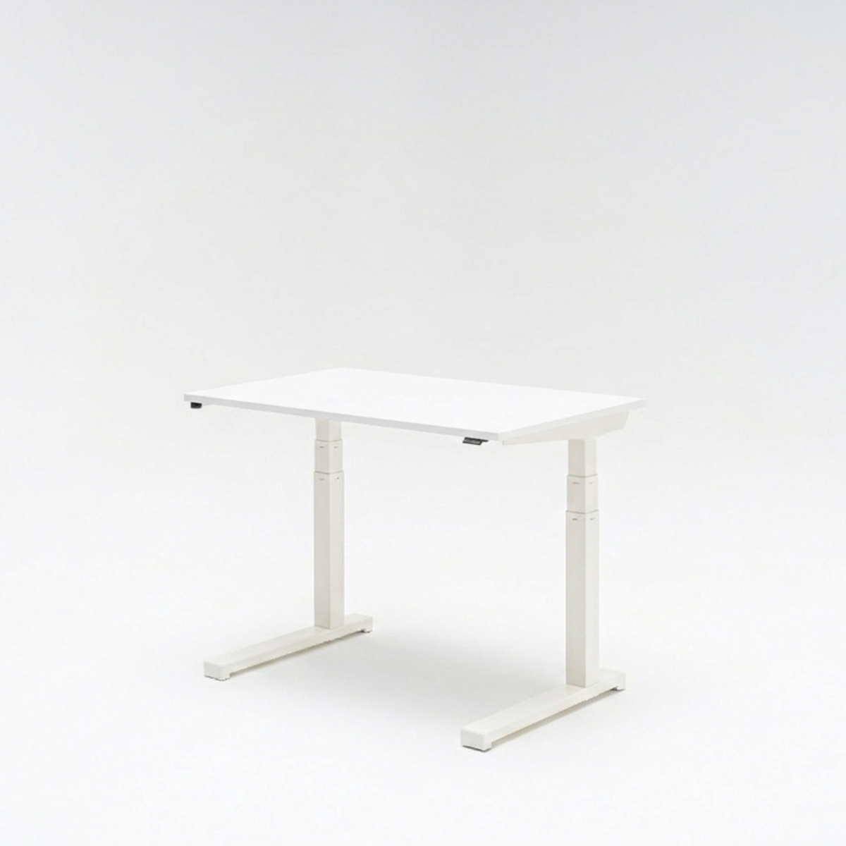 Bureau_réglable_hauteur_compact_made_in_europe