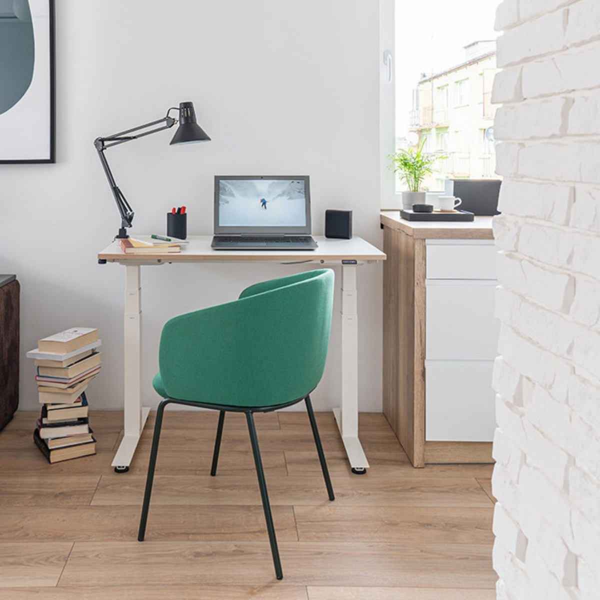 Bureau réglable en hauteur compact