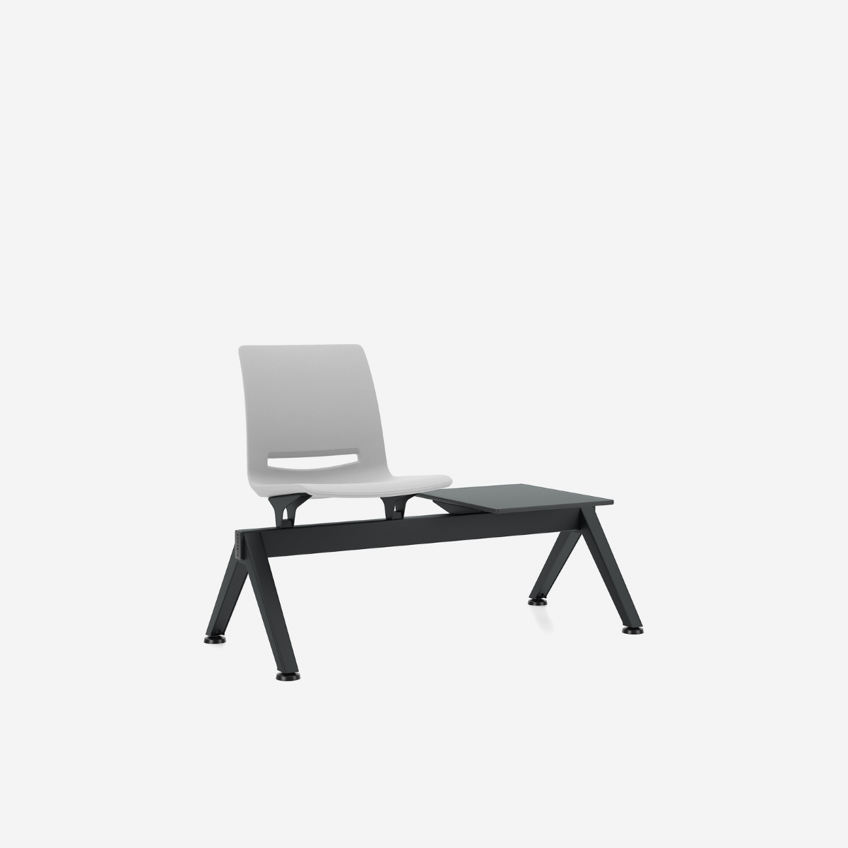 Chaises sur poutre PMR en plastique conception hygiénique pour haute fréquentation