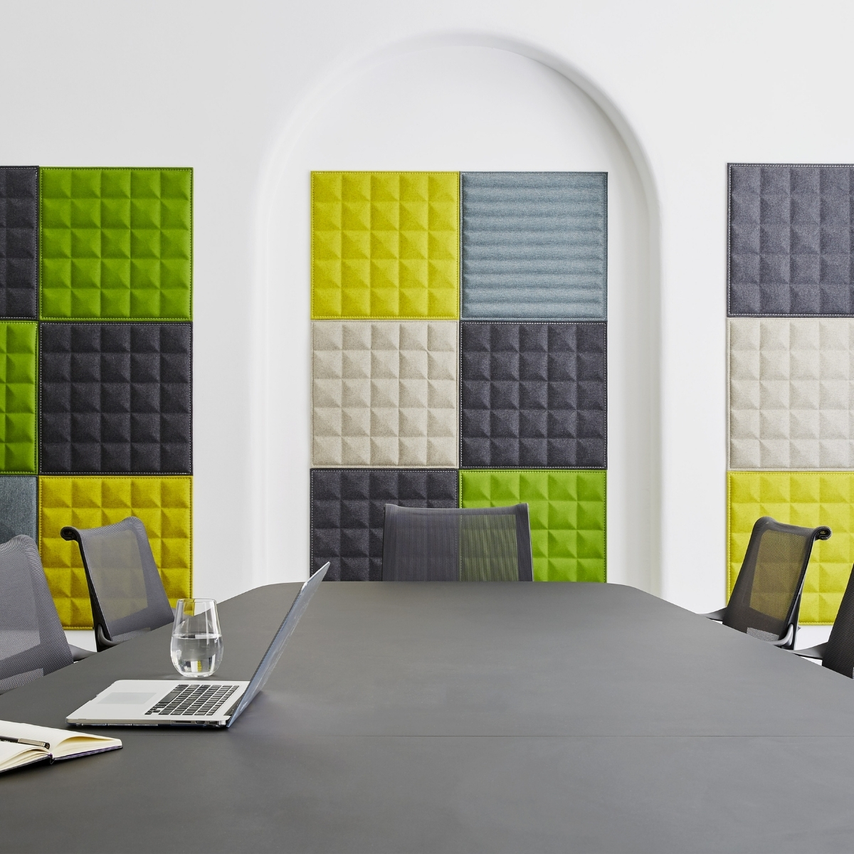 Panneau_acoustique_carré_mural_bureaux
