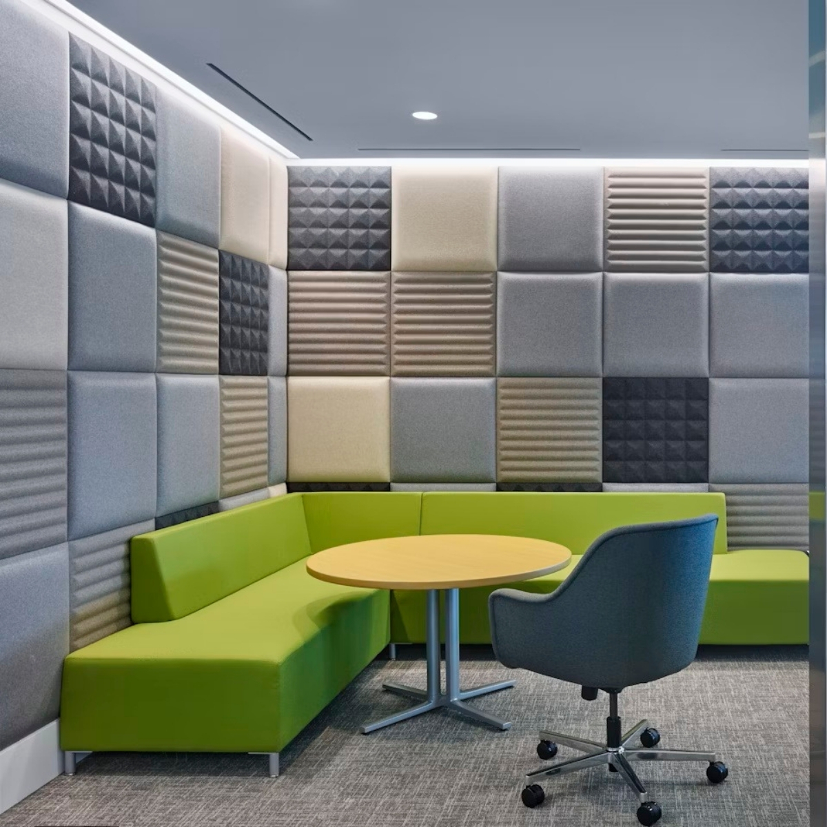 Panneau_acoustique_carré_mural_salle_attente