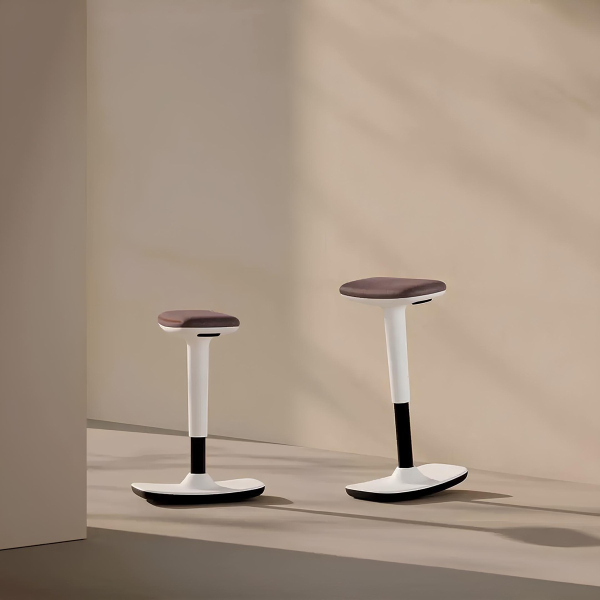 Tabouret basculant réglable en hauteur