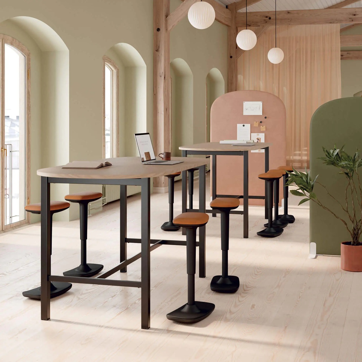 Tabouret_basculant_réglable_hauteur_bureau