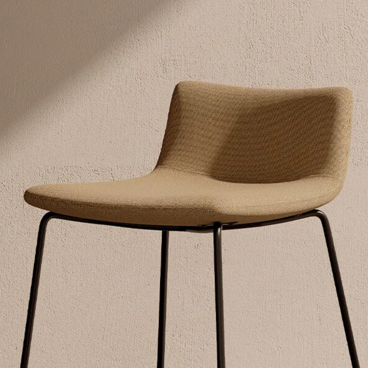 Tabouret_haut_tapissé_made_in_france