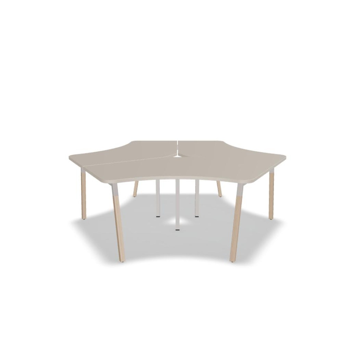 Bureau en étoile Ogi W trois postes à angles rayonnés, plateau beige et pieds en frêne, fond blanc