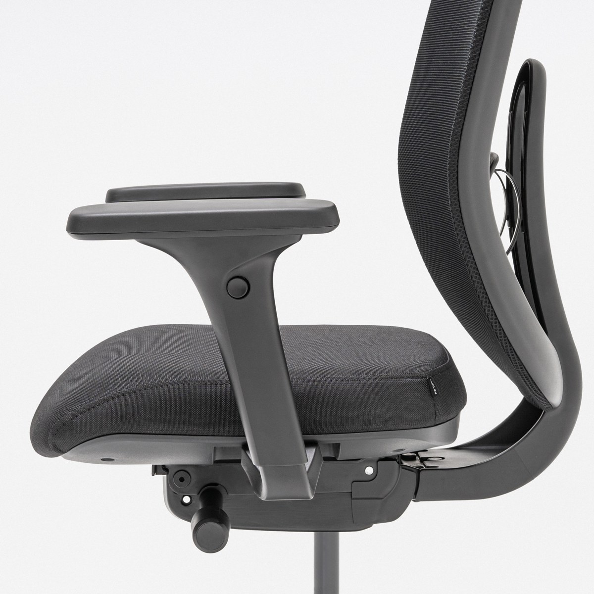 Accoudoir 4D à manchette souple et mécanisme synchrone sous lassise de la chaise de bureau Ollie