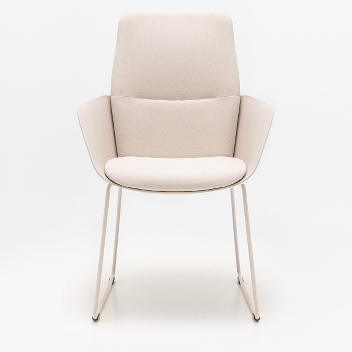 Fauteuil de réunion Senda dossier haut sur luge, coque et tissu beige clair, vue de face