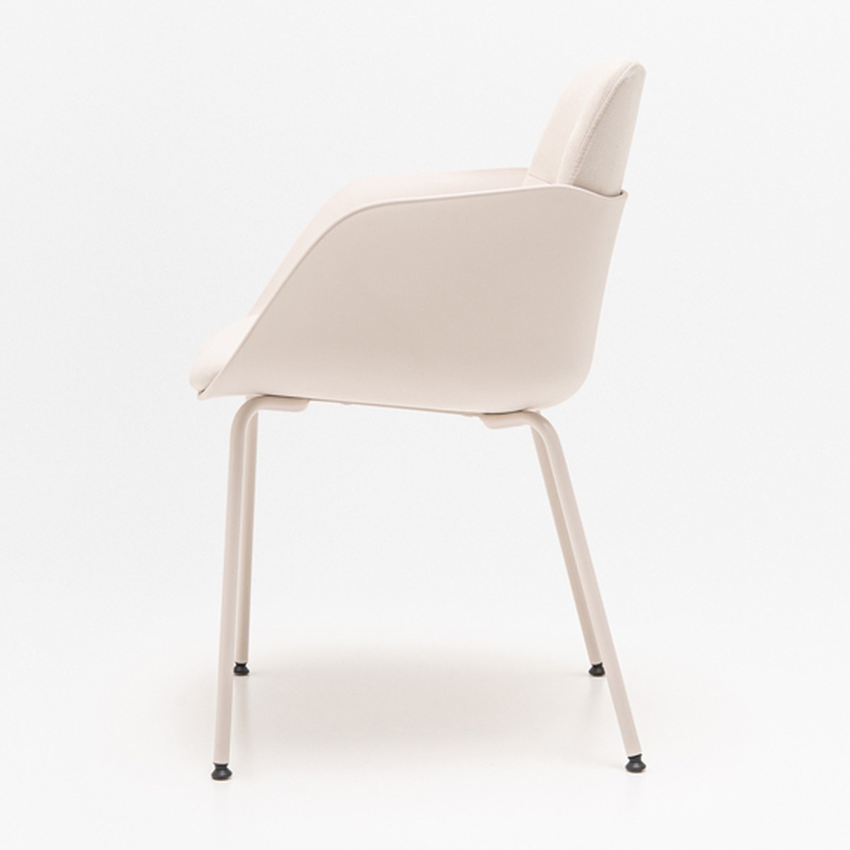Fauteuil de réunion Senda 4 pieds, coque beige clair, vue de profil
