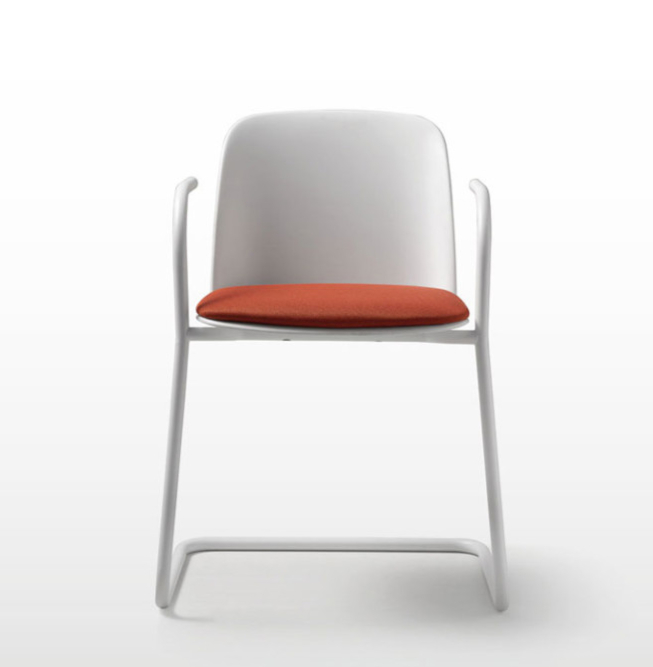 Chaise polypropylène blanche avec assise tapissée