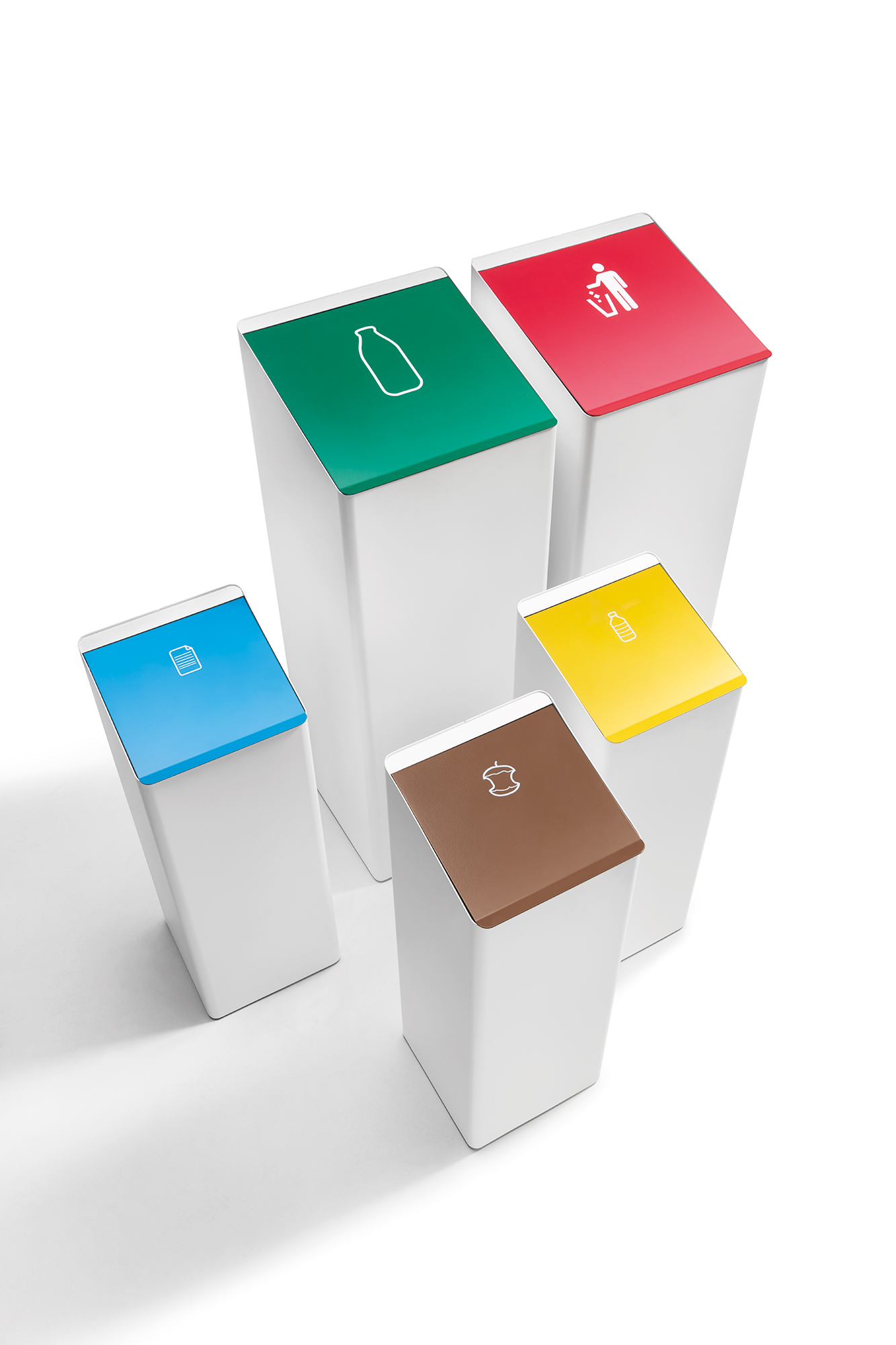 conteneur de recyclage coloré avec logo
