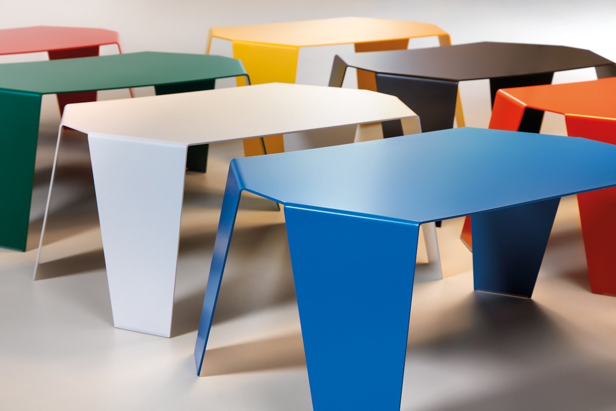 table basse colorée pour bureau