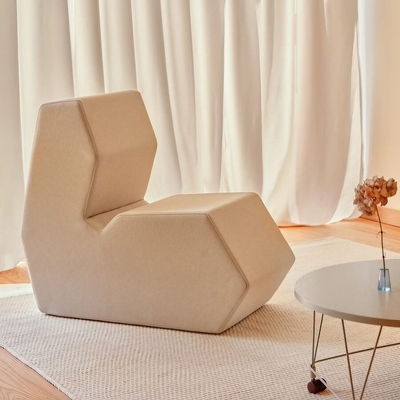 Pouf_ergonomique_design_contemporain
