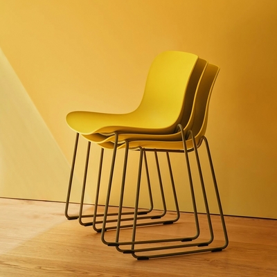 Chaise_design_empilable_bureau