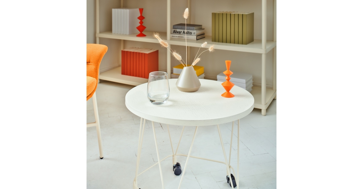 Table basse ronde à roulettes en chêne et acier